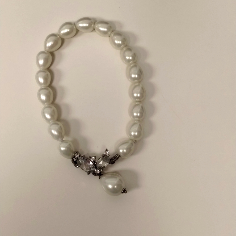 Monet, White, Faux Pearl, 7 inch, Stretch Bracelet